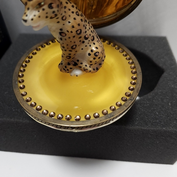 Komozja Family Blown Glass Leopard Jeweled Hinged Egg Christmas Ornament - Picture 3 of 11